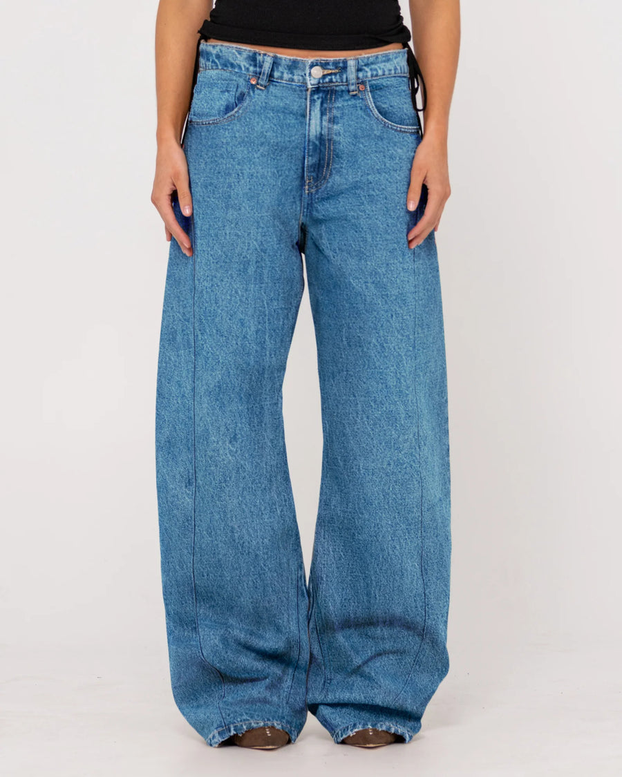 Rusty Bobby Barrel Mid Rise Jean