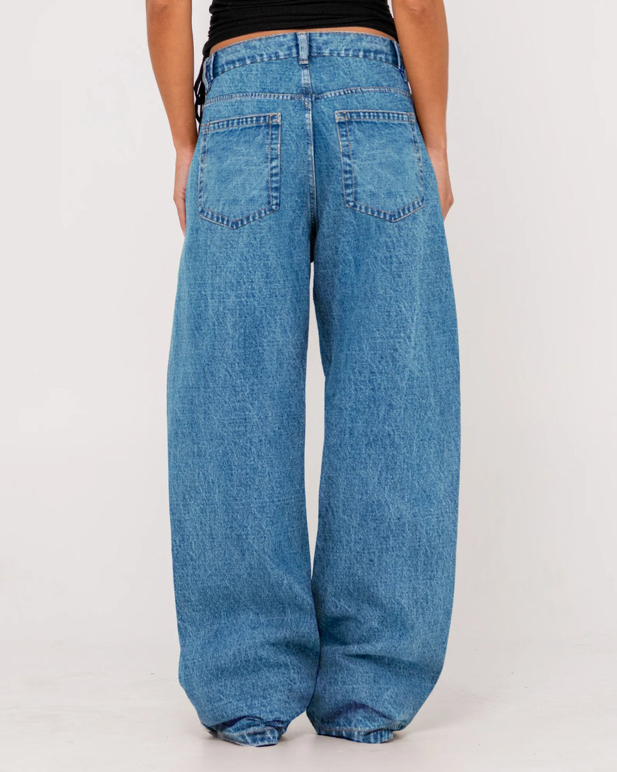 Rusty Bobby Barrel Mid Rise Jean